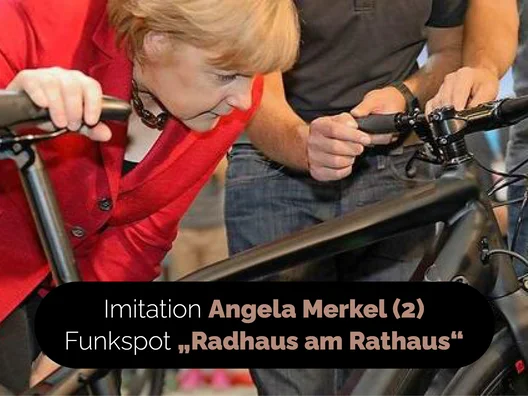 08_Imitation_Angela_Merkel_2_Funkspot_Radhaus_am_Rathaus